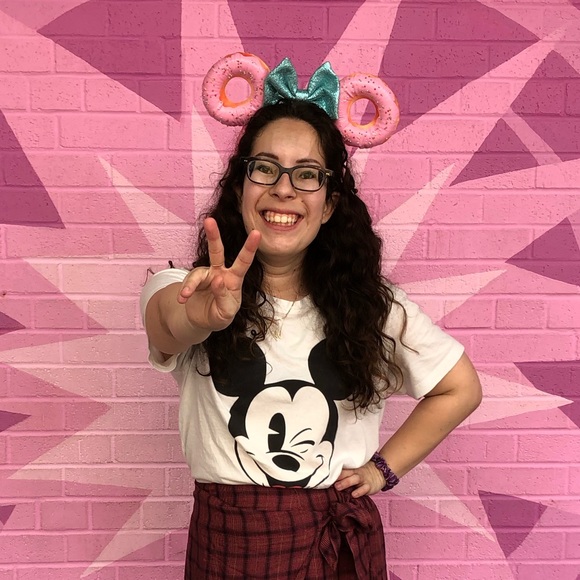 Meet your Posher, Makena - Picture 1 of 1